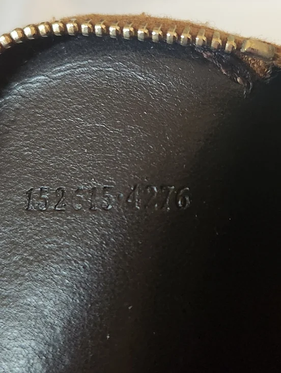 Gucci Zippy Heart Coin Purse - Picture 6 of 6